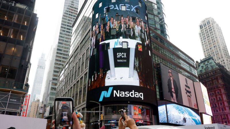SpaceX estreia na bolsa: veja como investir na empresa e em outras ações no exterior