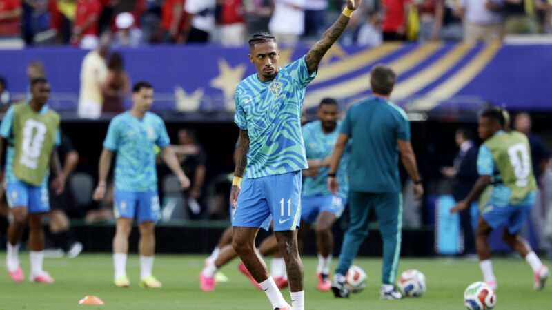Al Hilal deseja contar com Raphinha, mas jogador descarta conversas antes do fim da Copa