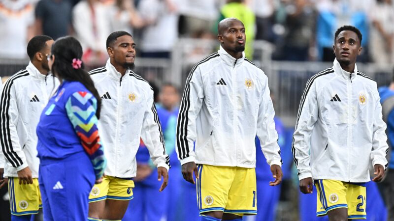 Jogadores e torcedores de Curaçao choram durante hino em estreia da seleção em Copas