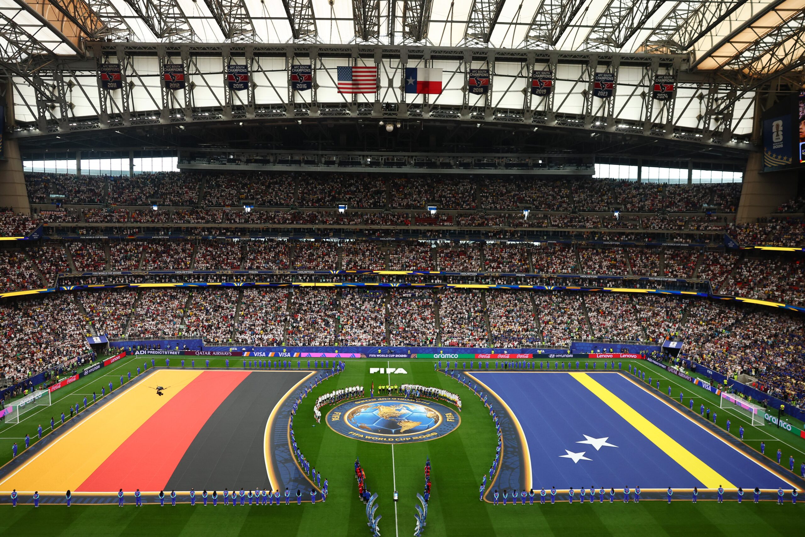 Copa do Mundo: monitor antirracista da FIFA pede afastamento de árbitro de vídeo após gesto associado ao supremacismo branco