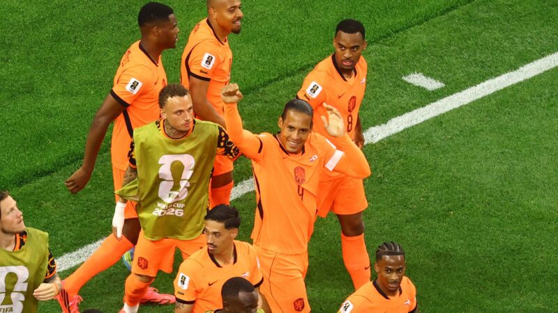 Ex-jogador da Holanda detona Van Dijk após empate na Copa: “Como um boeing 747 girando”