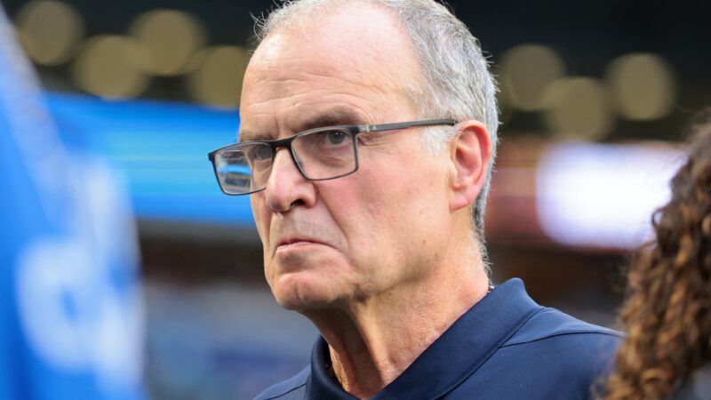 Dirigente do Uruguai responde sobre rebelião de jogadores; Bielsa não renova