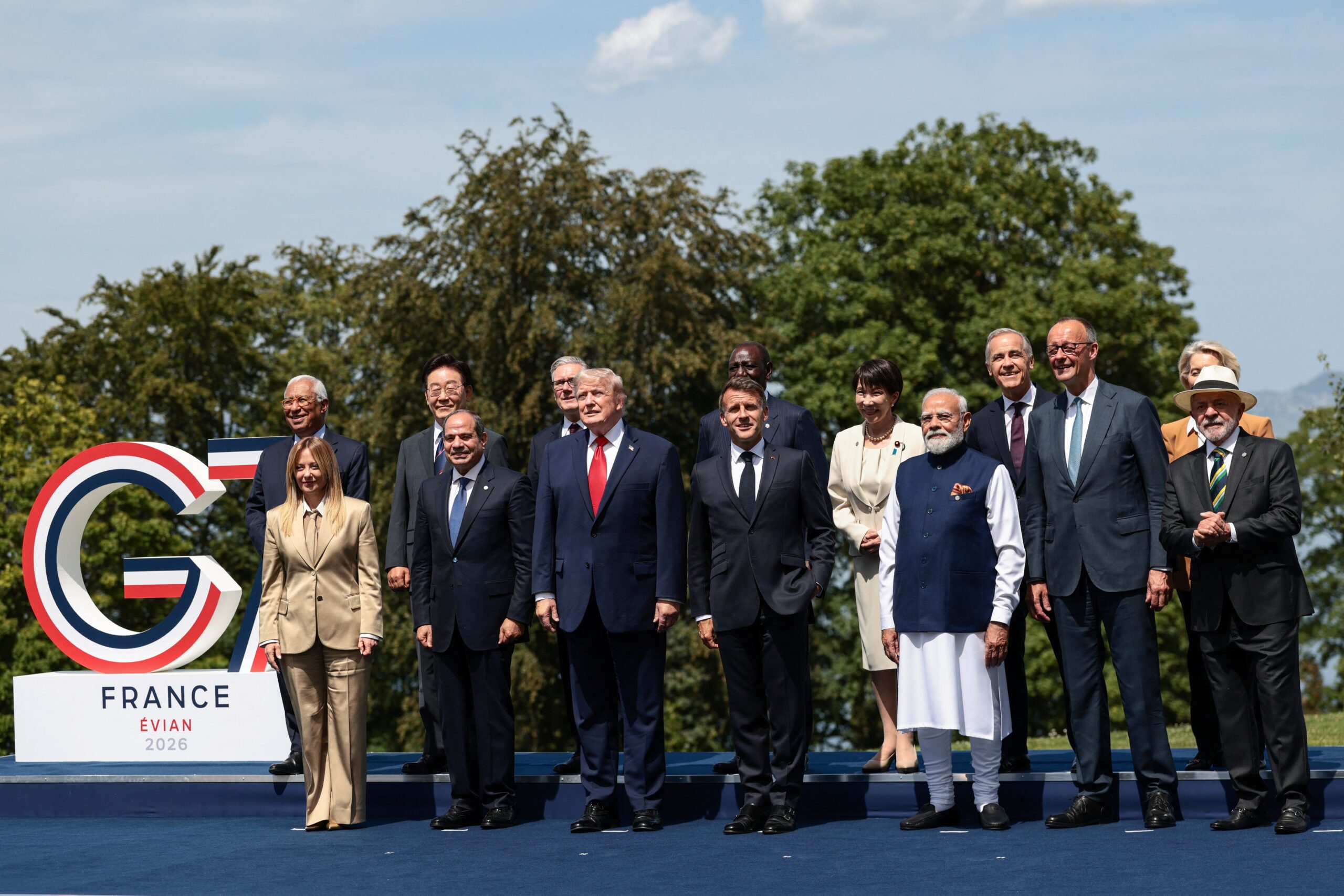 FOTOS E VÍDEO: Trump e Lula posam para a ‘foto de família’ do G7