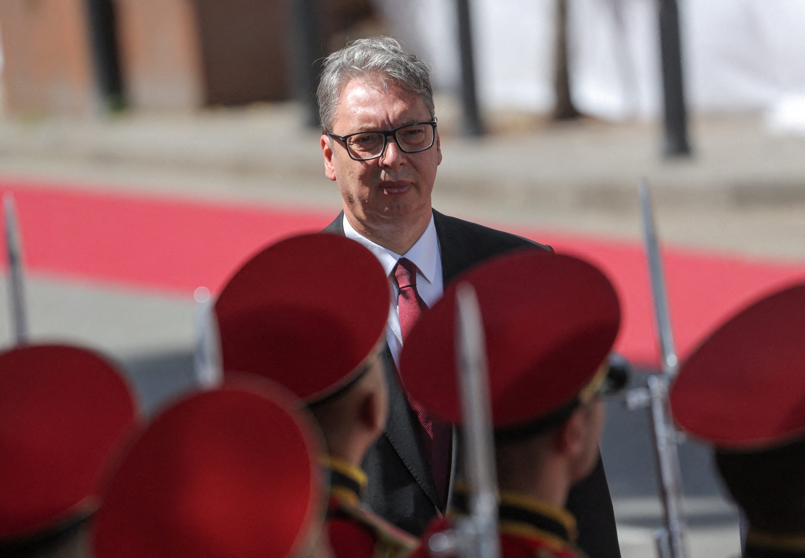 Presidente da Sérvia, Aleksandar Vučić, diz que renunciará nas próximas semanas e anuncia eleições gerais