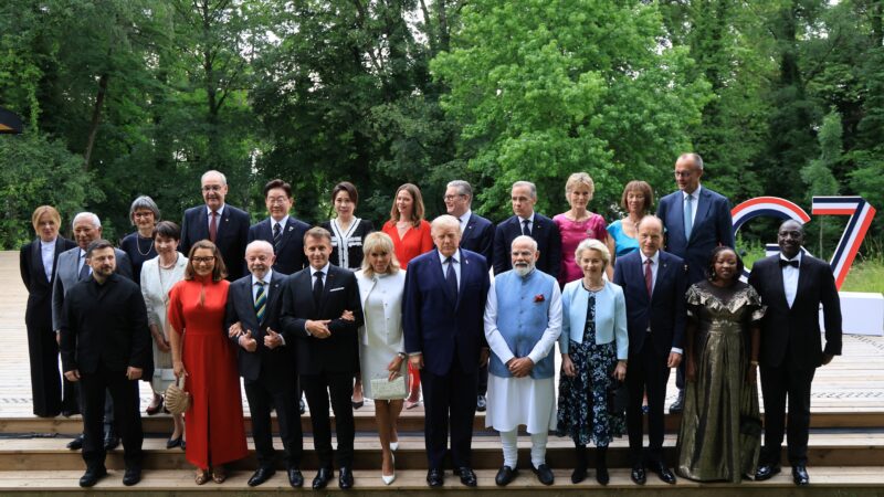Trump e Lula voltam a posar para foto antes de jantar de gala do G7