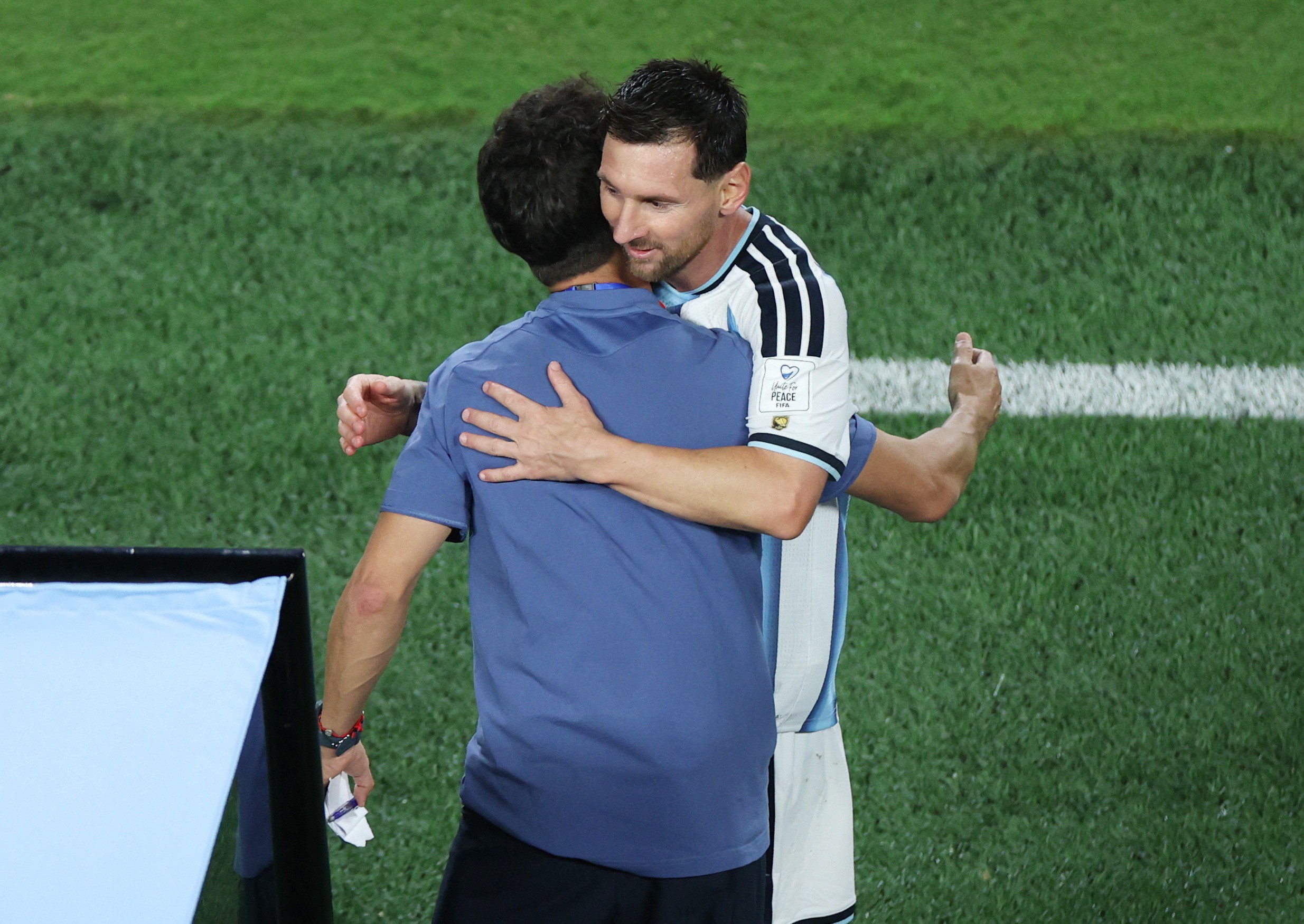 Técnico da Argentina exalta Messi após hat-trick: “Vou falar o quê?”