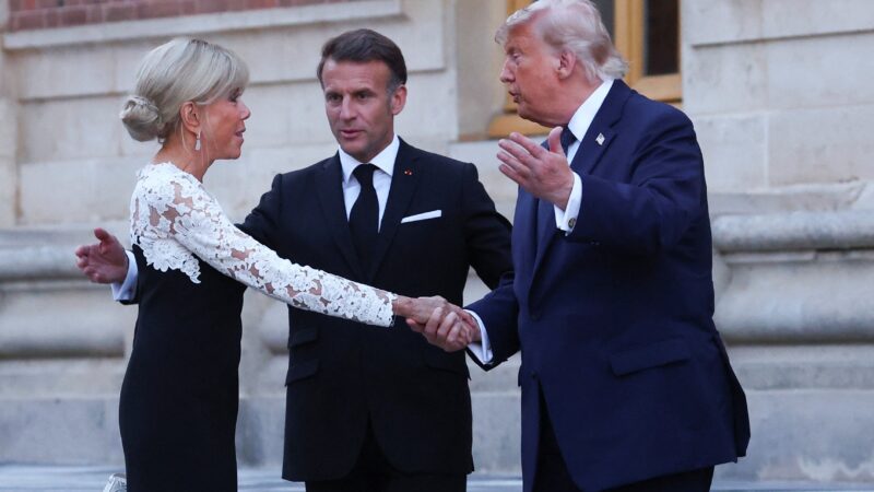 Trump janta com Macron no Palácio de Versalhes; FOTOS