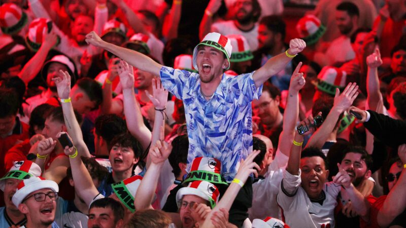 Entenda como “Wonderwall”, do Oasis, virou o hit da Inglaterra na Copa do Mundo de 2026 por acaso