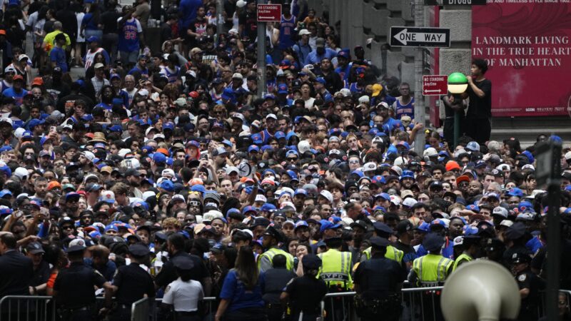 Knicks celebram título da NBA com milhões de fãs em Manhattan; veja fotos