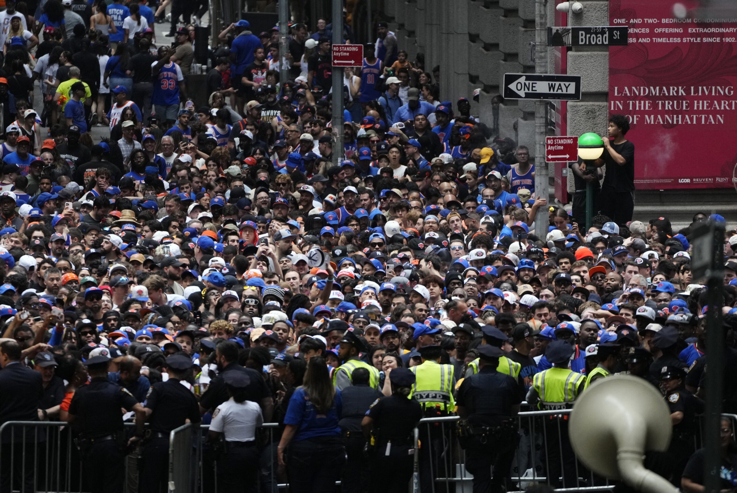 Knicks celebram título da NBA com milhões de fãs em Manhattan; veja fotos