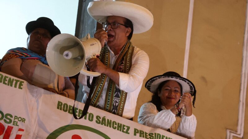 Eleições no Peru: candidato de esquerda pede anulação de votos de peruanos no exterior