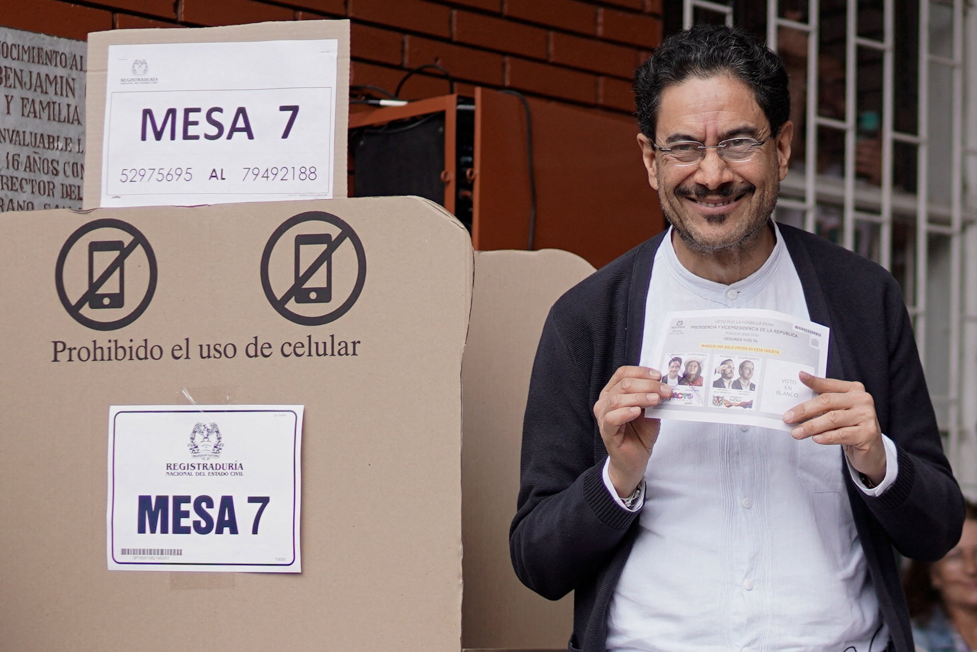 Resultado oficial do 2º turno da Colômbia é quase idêntico à contagem inicial que deu vitória a Espriella, diz órgão eleitoral