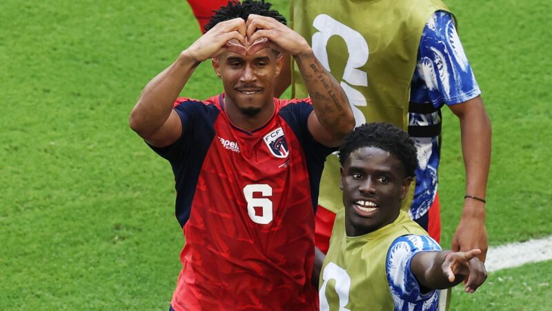Herói de Cabo Verde homenageia filha com gol e chora ao elogiar a mãe: “Cresci sem pai”