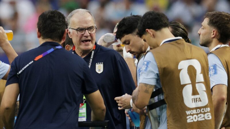 Jogadores do Uruguai se rebelam contra Bielsa antes de enfrentar a Espanha, diz rádio