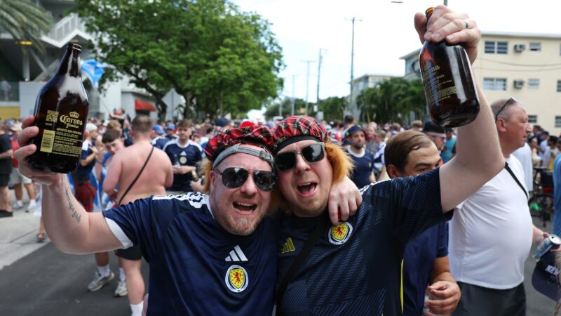 Após quase esgotar cerveja em Boston, torcida da Escócia promete ‘secar’ bares de Miami antes de jogo contra o Brasil
