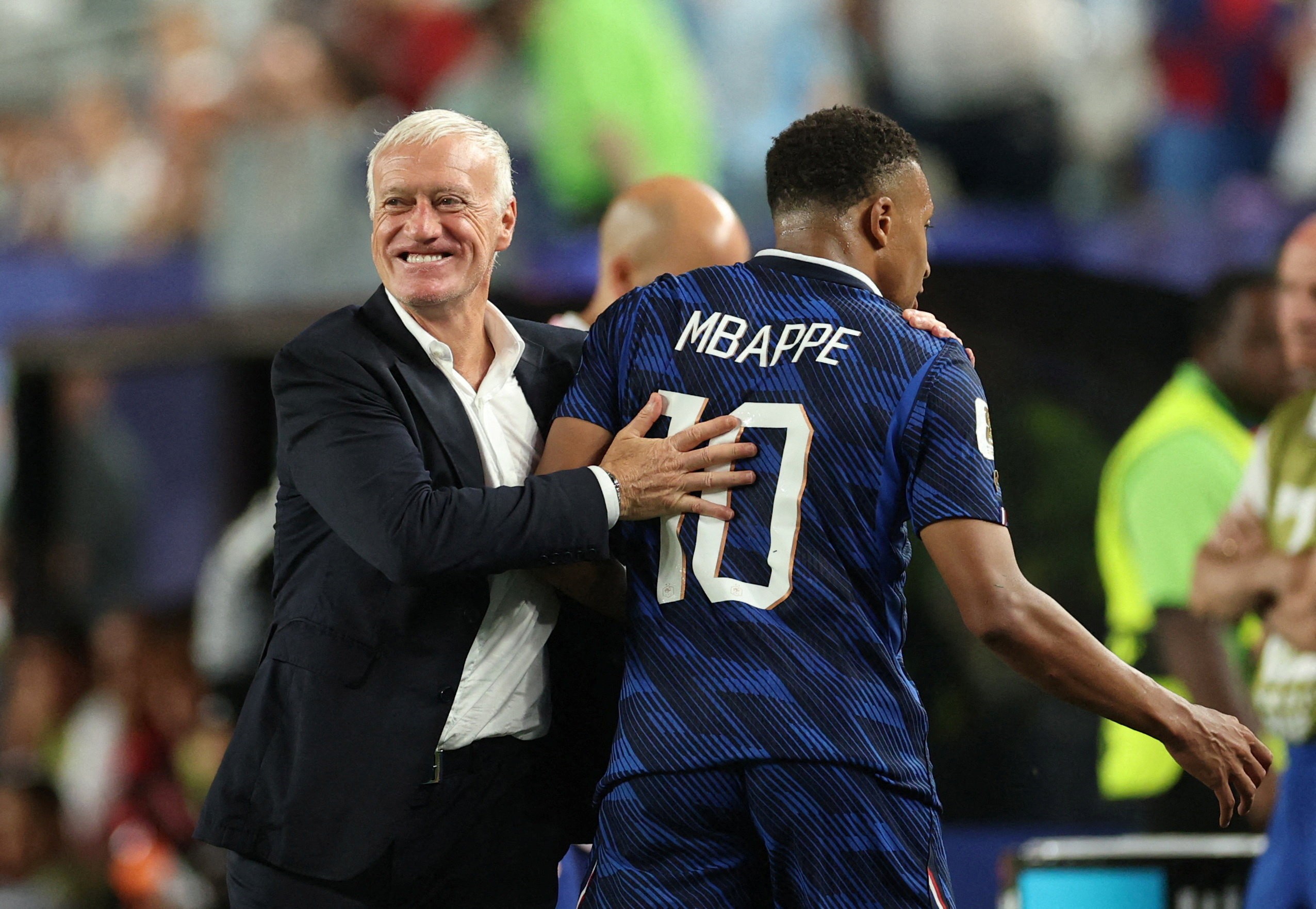 Deschamps exalta Mbappé e prevê que ele passe Messi para virar maior artilheiro em Copas