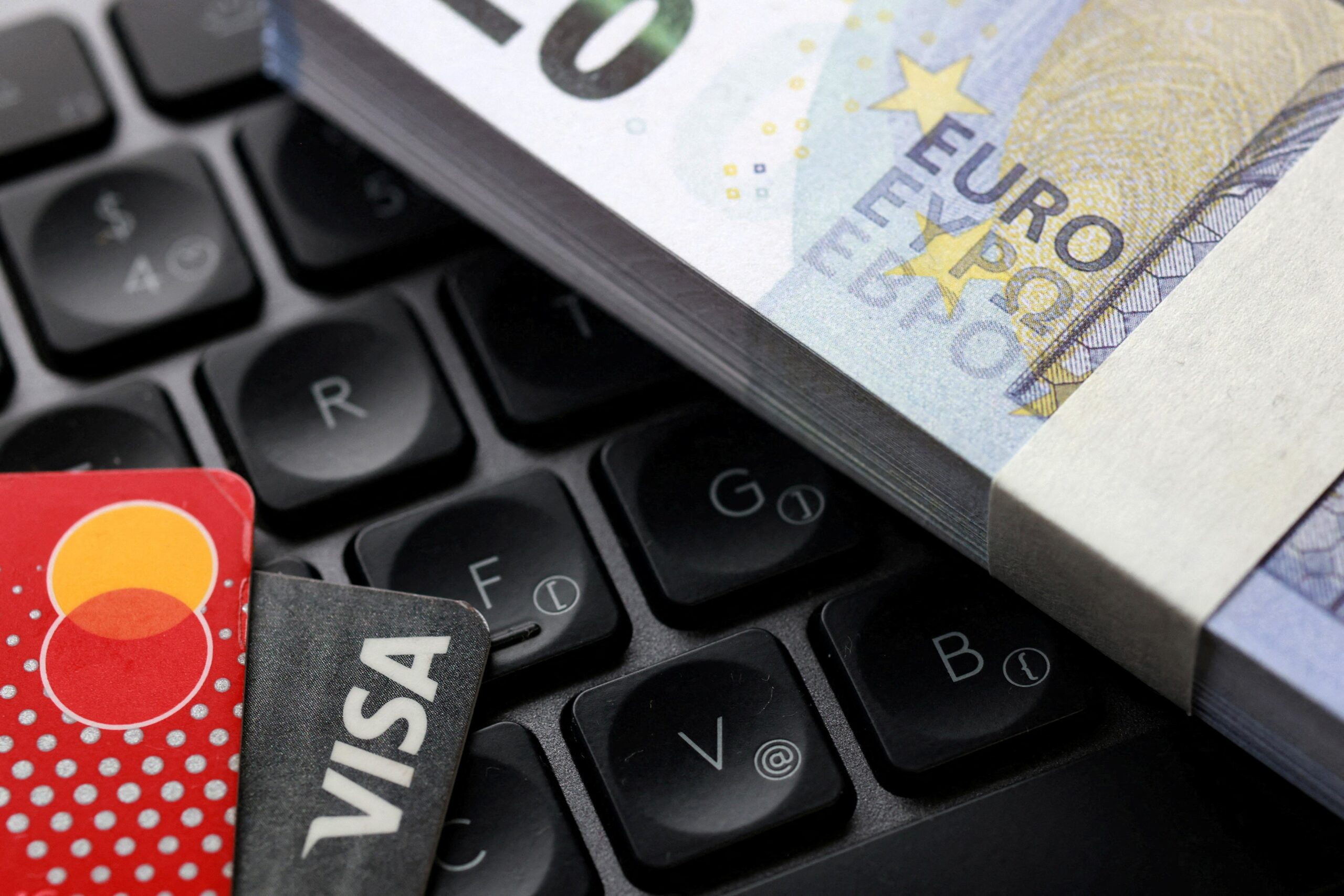 Euro digital ganha apoio no Parlamento Europeu e avança em fase decisiva