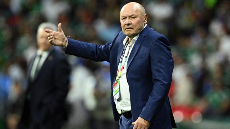 Técnico tcheco lamenta eliminação na Copa e foca em 2030: “Vou convocar jogadores melhores”