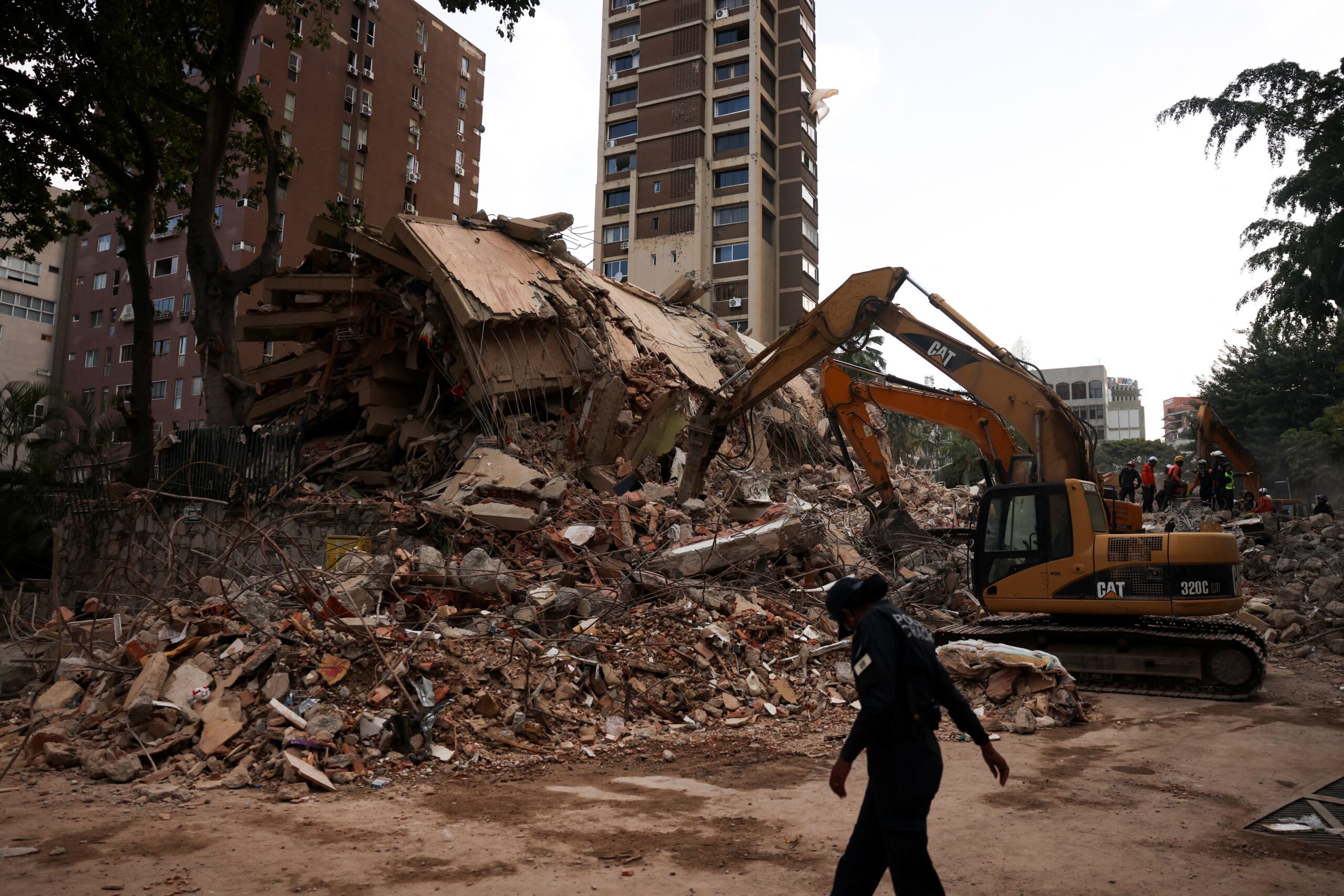 Tripulante da Gol grava vídeo logo após terremoto atingir hotel em que estava em Caracas; empresa diz que todos estão bem