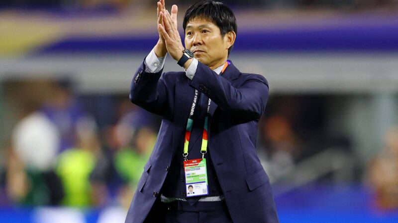 Técnico do Japão exalta Zico antes de enfrentar o Brasil: “Vê-lo jogar no meu país foi especial para minha geração”