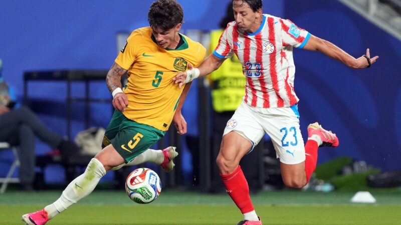 Pior jogo da Copa? Internautas criticam empate sem gols em Austrália x Paraguai