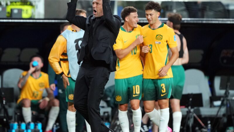 Técnico diz que Austrália não jogou para empatar em classificação: “Tentamos vencer”