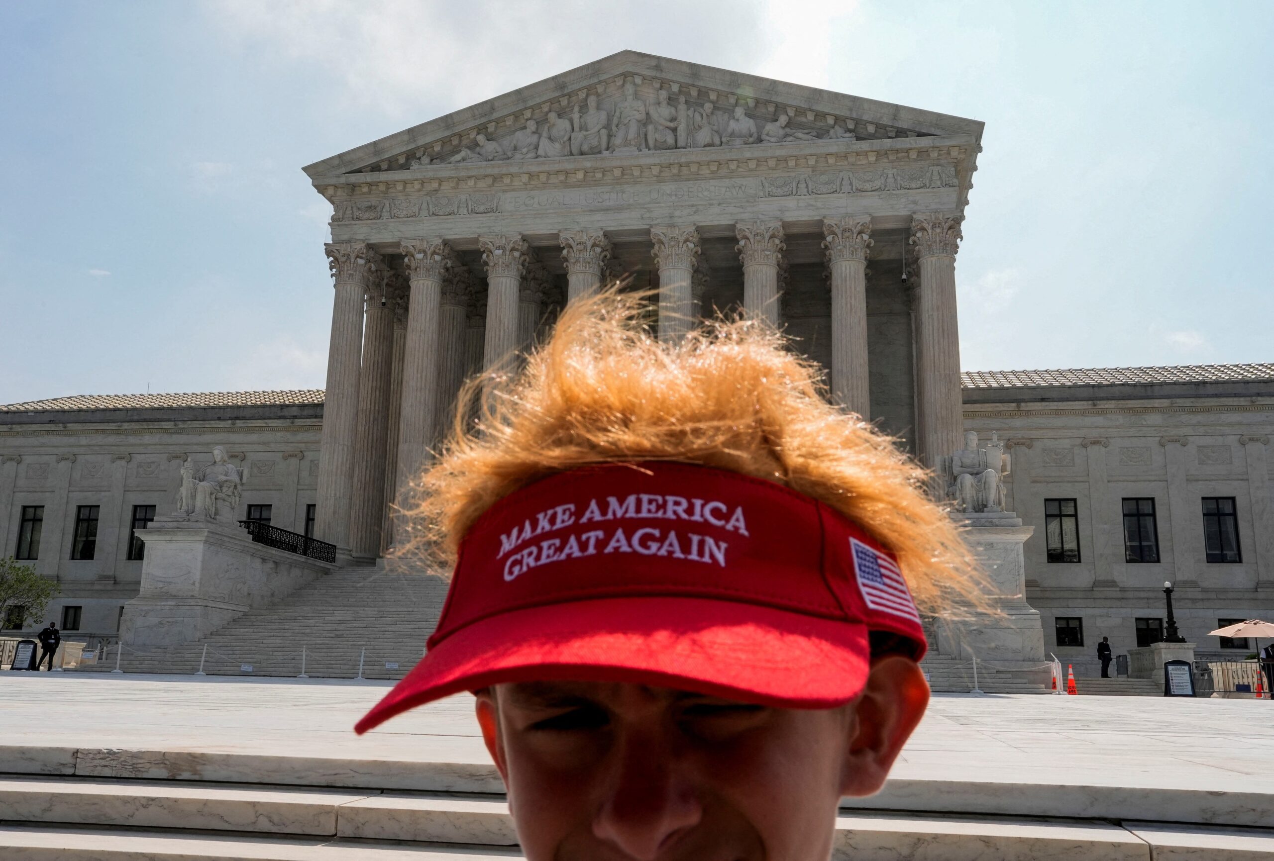 Em derrota para Trump, Suprema Corte dos EUA mantém cidadania por nascimento