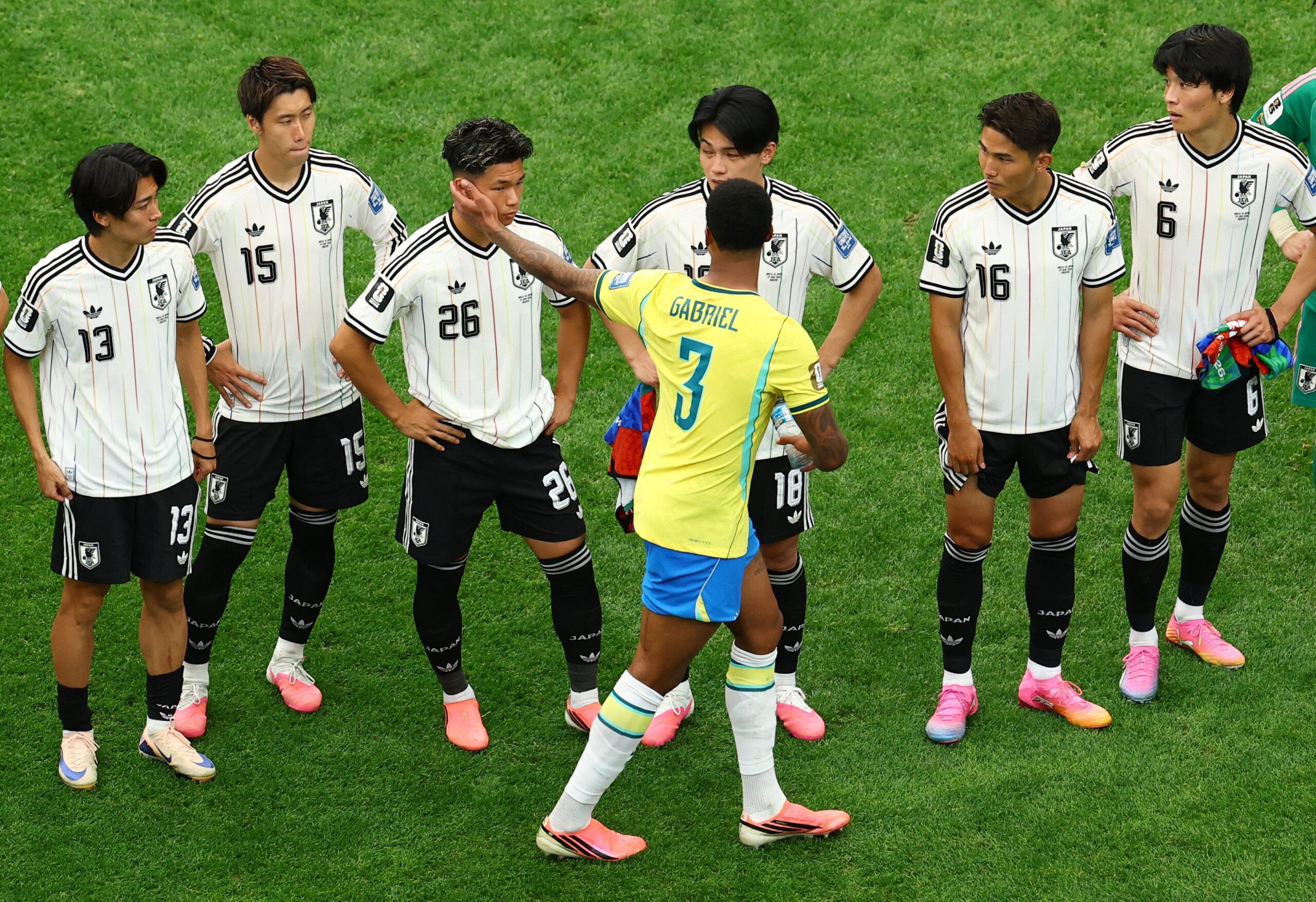 Brasileiros invadem perfil de jogador do Japão que desdenhou da Seleção: “Choro é livre”