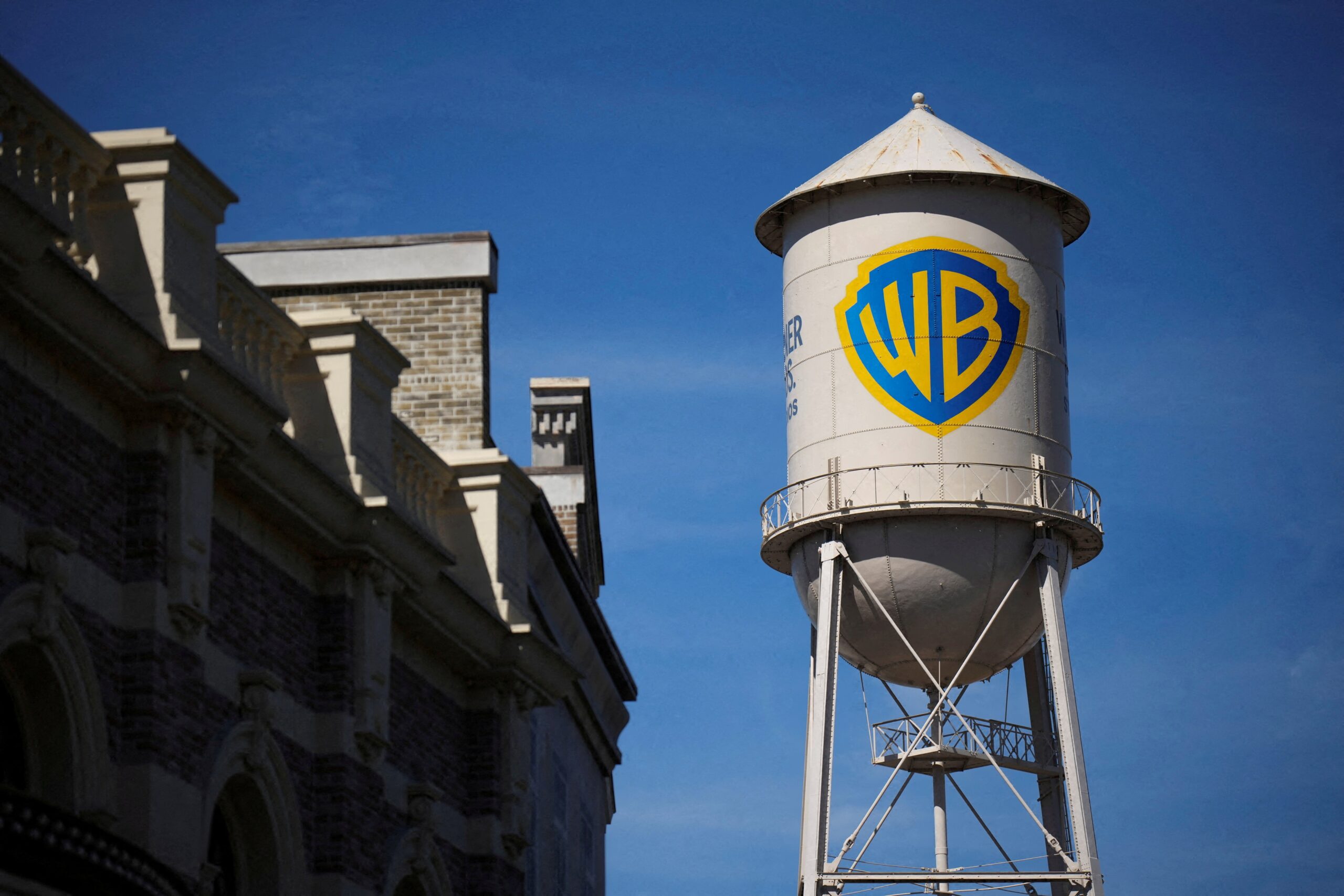 Reino Unido pode intervir em acordo de US$ 110 bilhões entre Paramount e Warner Bros Discovery