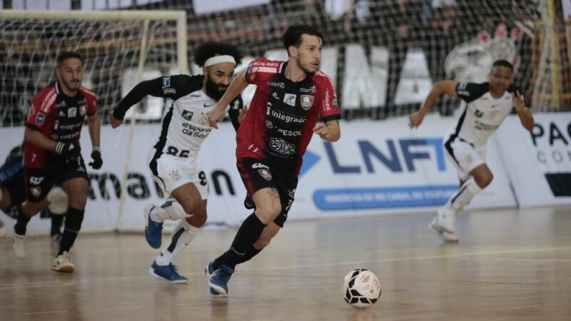 Campo Mourão vence o Corinthians de virada e se reabilita na LNF