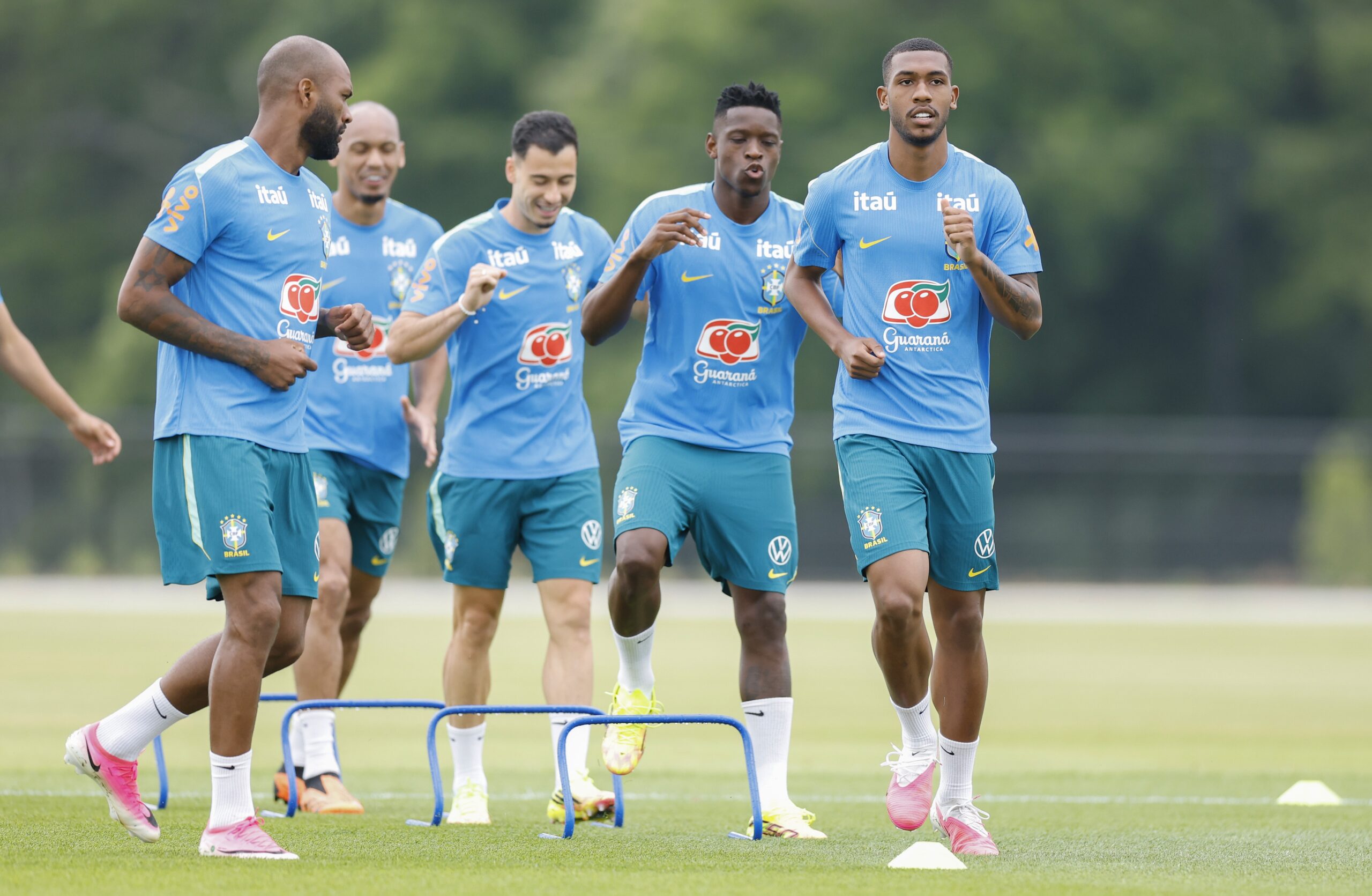 Luiz Henrique, Endrick… Quem deve substituir Raphinha? Comentaristas opinam
