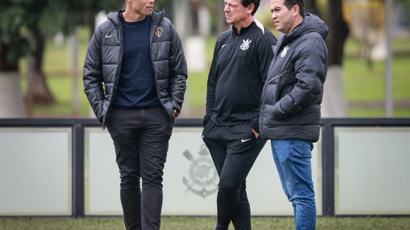 Ajustes e novas ideias: o que Diniz deve fazer em seu primeiro período livre no Corinthians