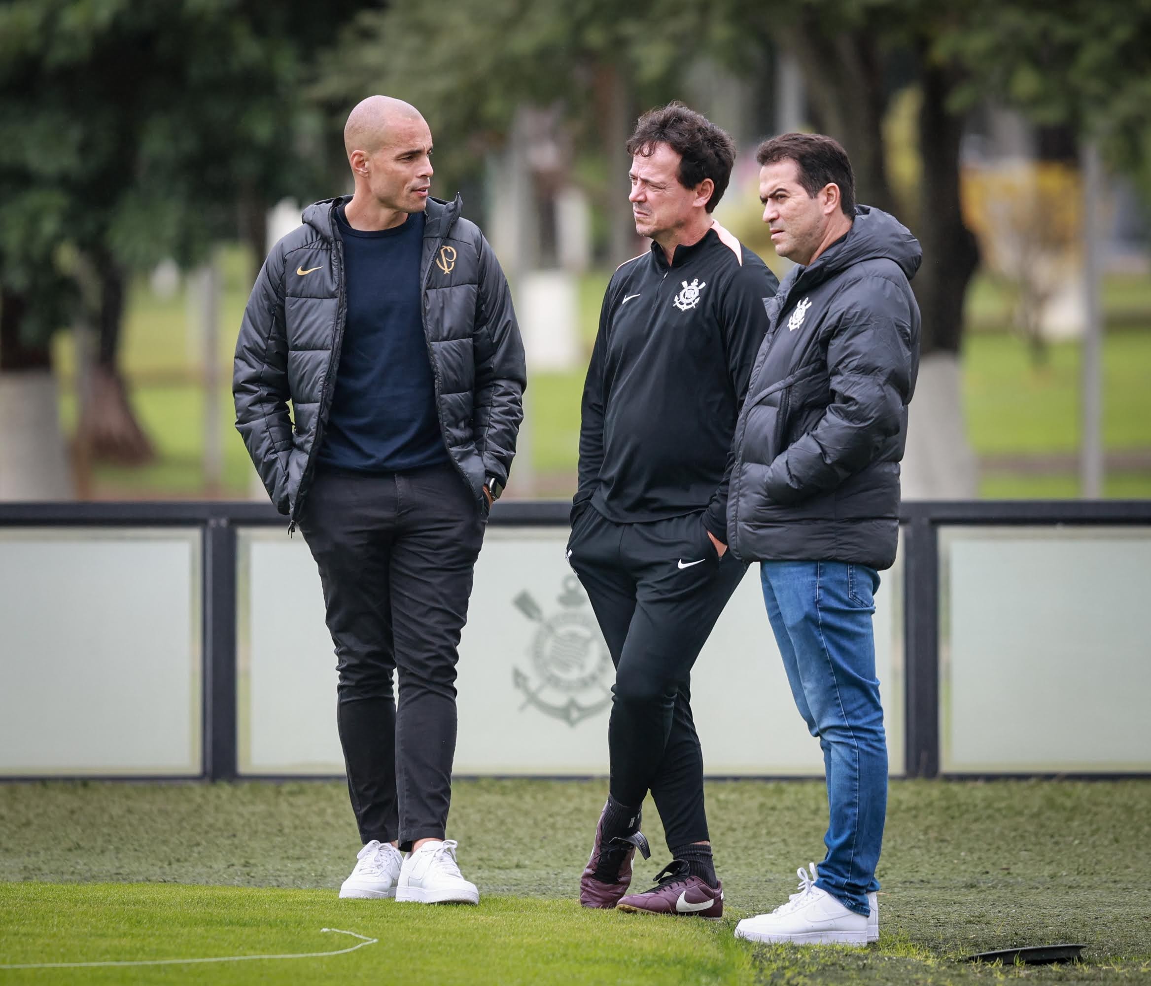 Ajustes e novas ideias: o que Diniz deve fazer em seu primeiro período livre no Corinthians