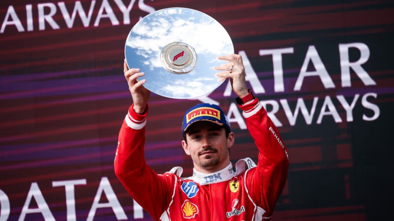 Ferrari anuncia renovação com Charles Leclerc: “Não poderia estar mais feliz”