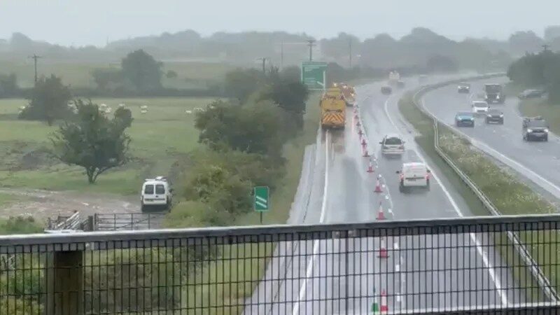 Helicóptero militar cai no sudoeste da Inglaterra, diz polícia britânica