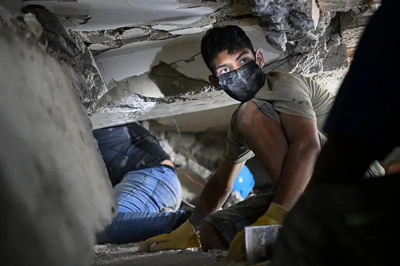 Cresce frustração com demora dos resgates na Venezuela: ‘Há edifícios onde não foi removida sequer uma única pedra’