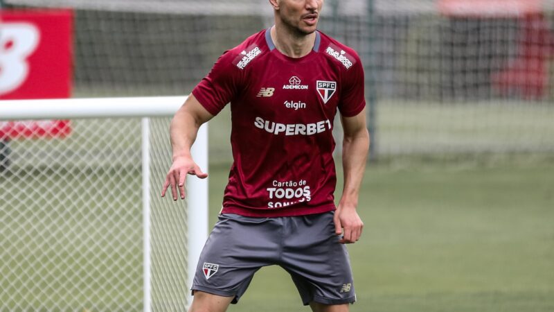 Cédric admite pressão no São Paulo, mas diz: “Quem não quer emoção não pode jogar no Brasil”