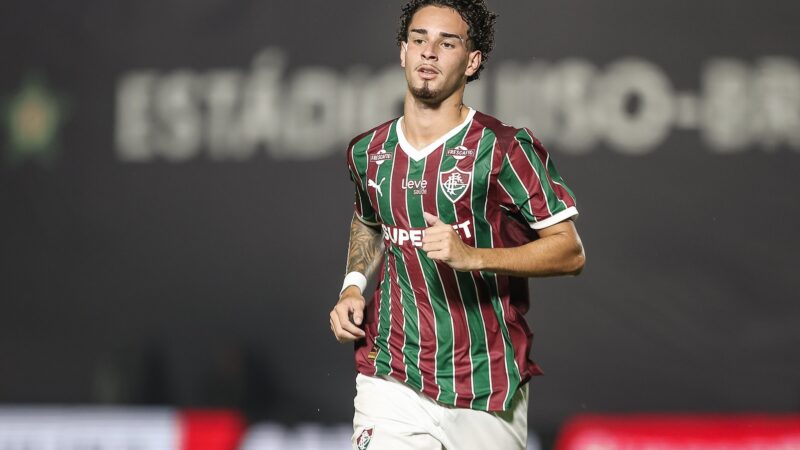 Fluminense encaminha venda de Agner para clube dos Emirados Árabes