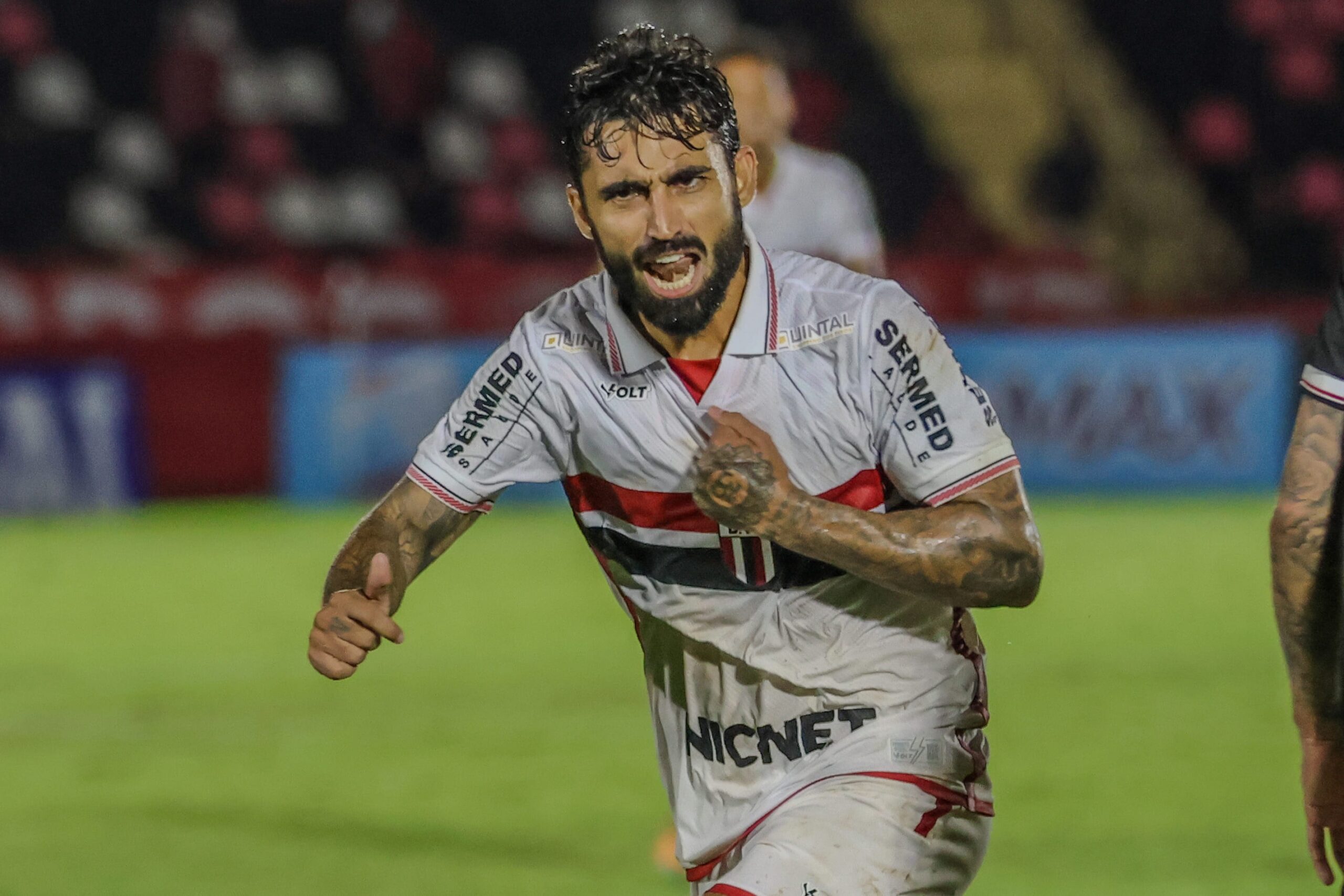 Patrick Brey completa 300 jogos na carreira; Botafogo-SP é o clube que ele mais atuou