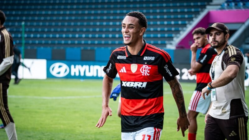 A caminho do Shakhtar, Ryan Roberto se despede do Flamengo: “Realizei sonhos aqui”