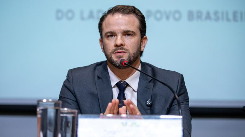 Alcolumbre recebe ministro da Fazenda para discutir pauta-bomba no Senado