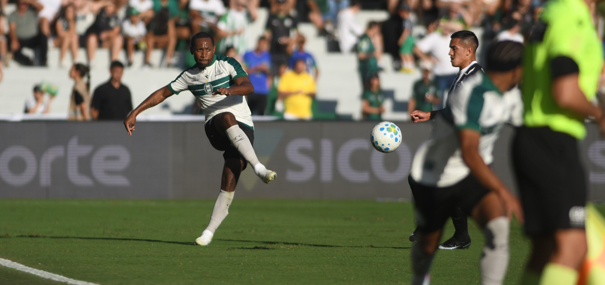No Coritiba, Tinga valoriza pausa para recuperar lesão e cita melhorias no segundo semestre