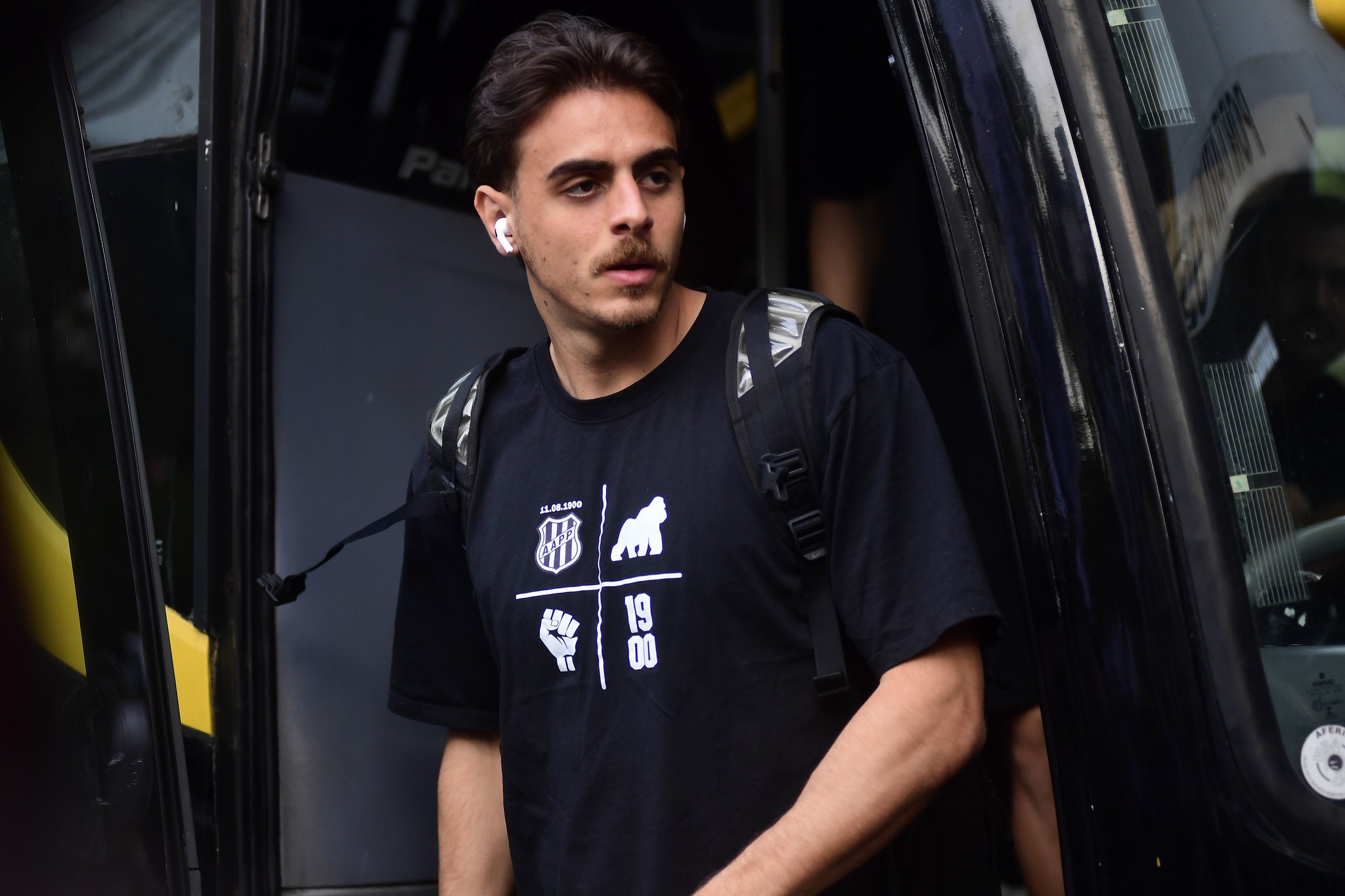 Zagueiro recebe oferta do exterior e deixa a Ponte Preta