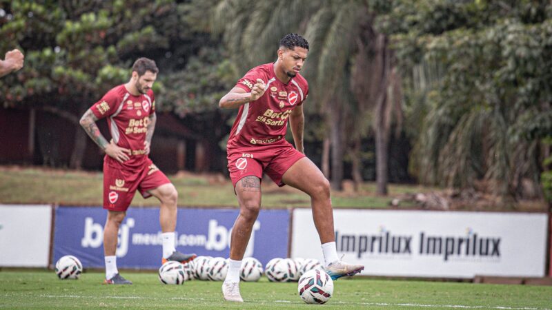 Vila Nova encaminha venda de Pedro Romano e rescisão com Ruan Ribeiro