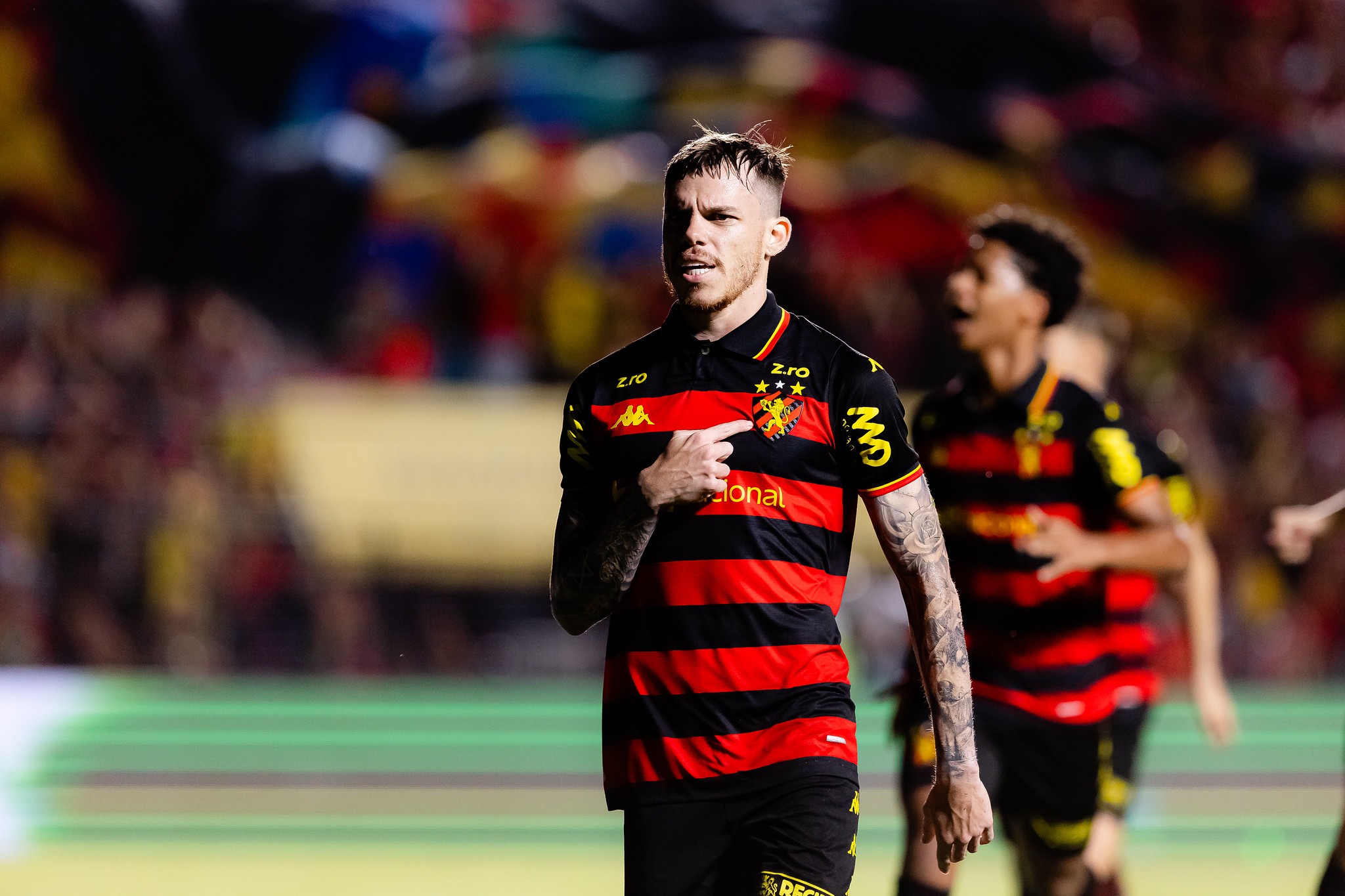 Sport volta à liderança da Série B após quase três anos e abre vantagem na briga por acesso
