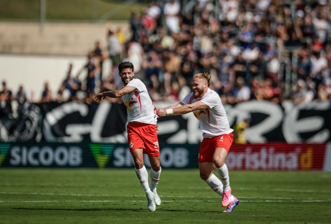 Juninho Capixaba destaca confiança em gol de falta pelo Bragantino e ressalta importância das férias