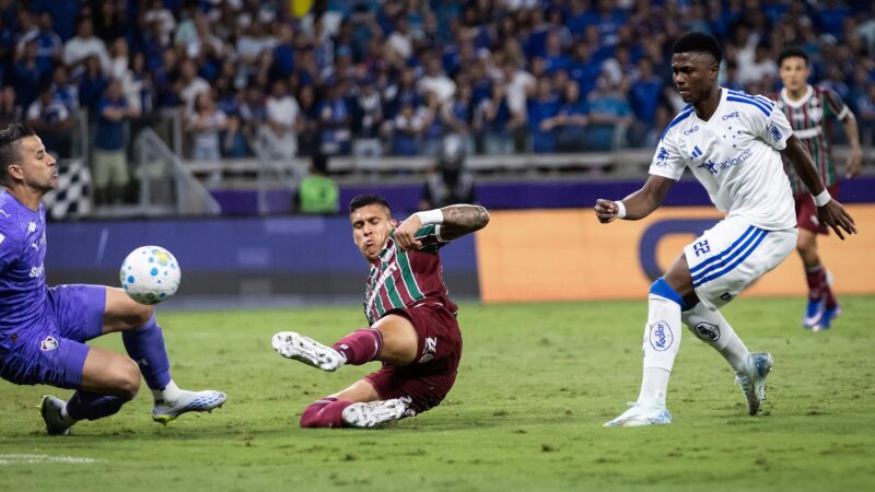 Millán deixa boa impressão na defesa e se candidata a vaga no Fluminense: “Somou para a equipe”