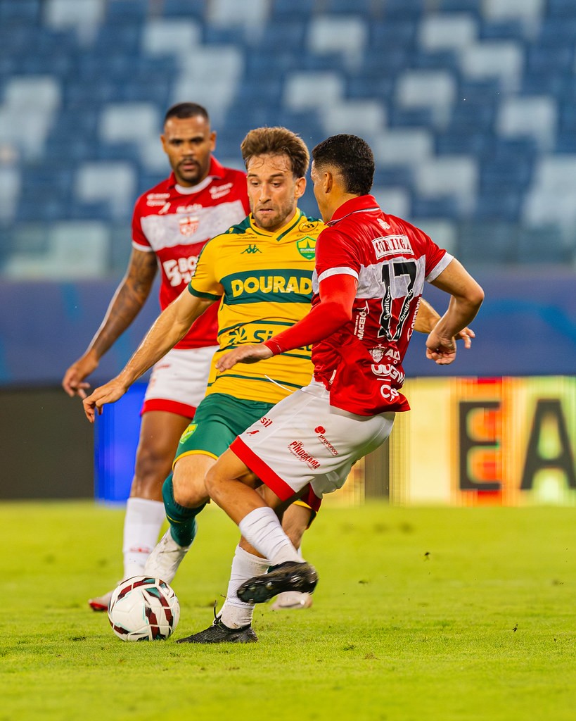 Alan Empereur volta a jogar depois de oito meses, sente desconforto e vira desfalque contra a Ponte Preta