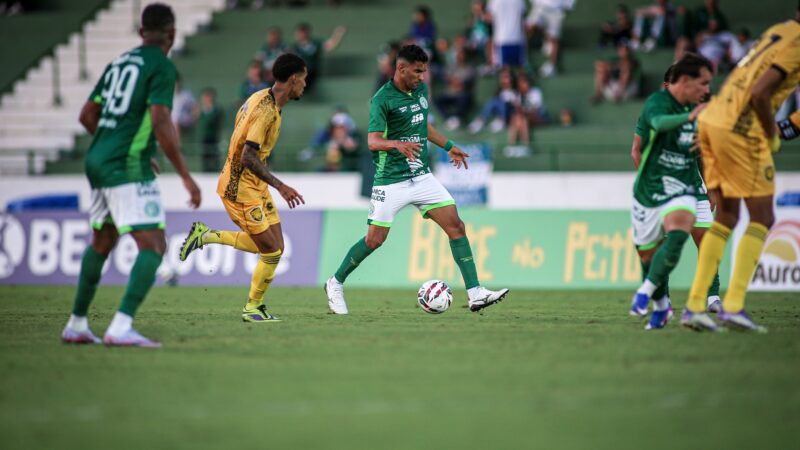 Isaque se reencontra no Guarani, supera críticas e quer acesso para pagar “dívida” com a torcida