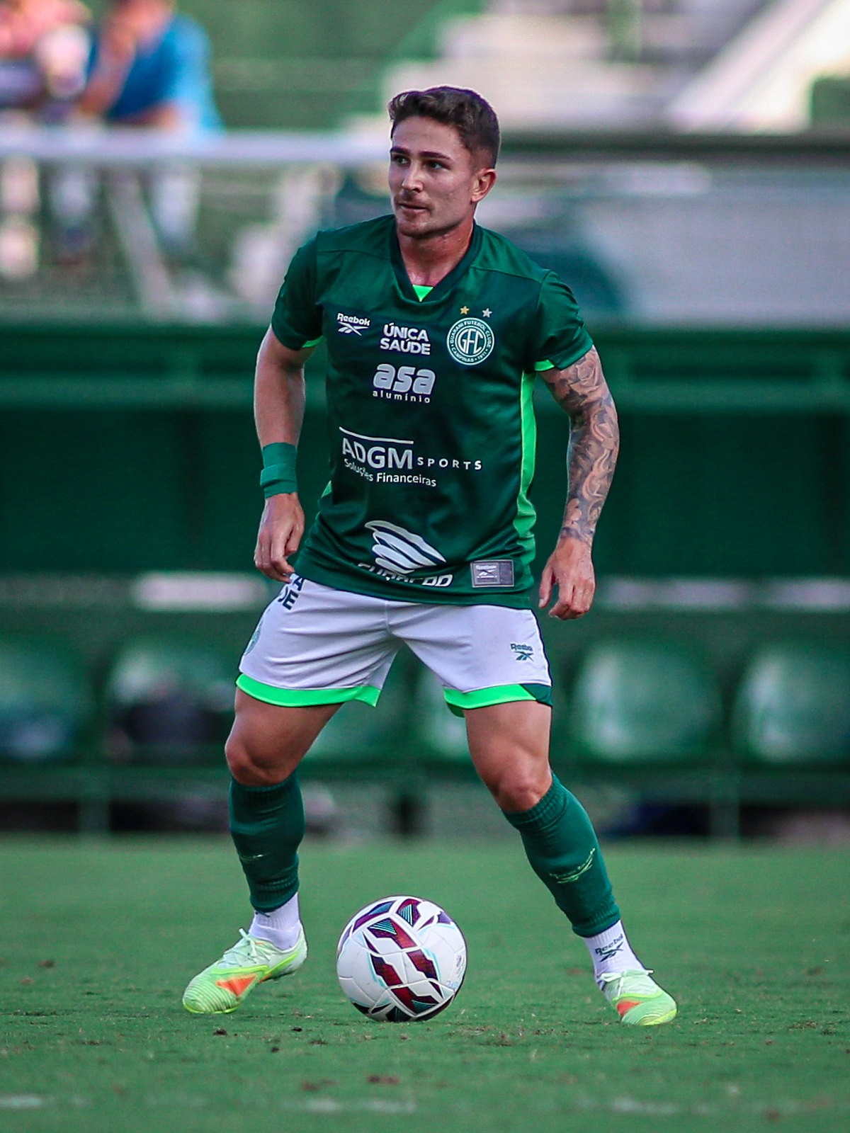 Talismã das goleadas? Lateral aproveita chances e enaltece sistema defensivo do Guarani